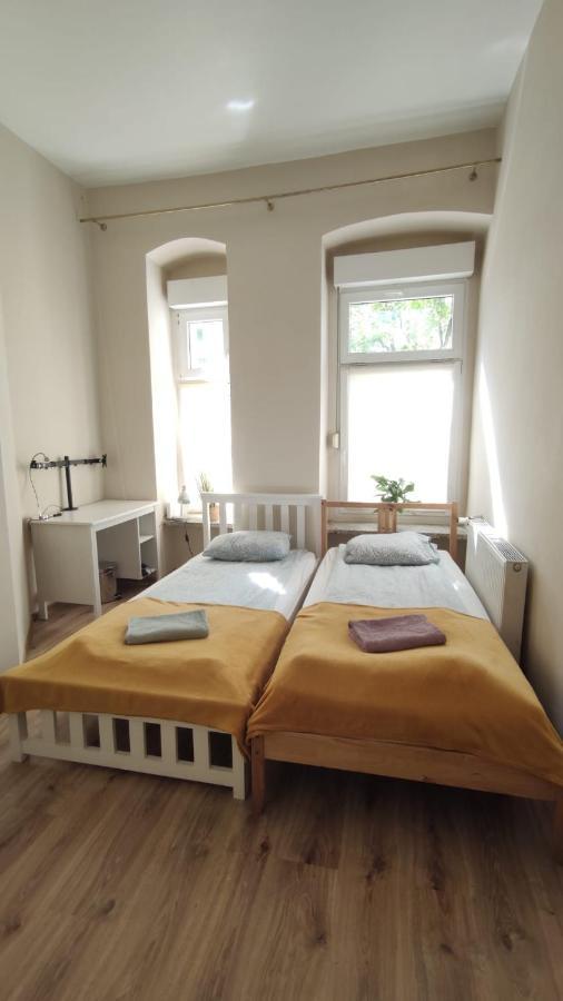 Nighthost- Trzebnicka 84 Apartamento Wrocław Quarto foto
