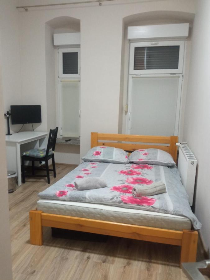 Nighthost- Trzebnicka 84 Apartamento Wrocław Exterior foto